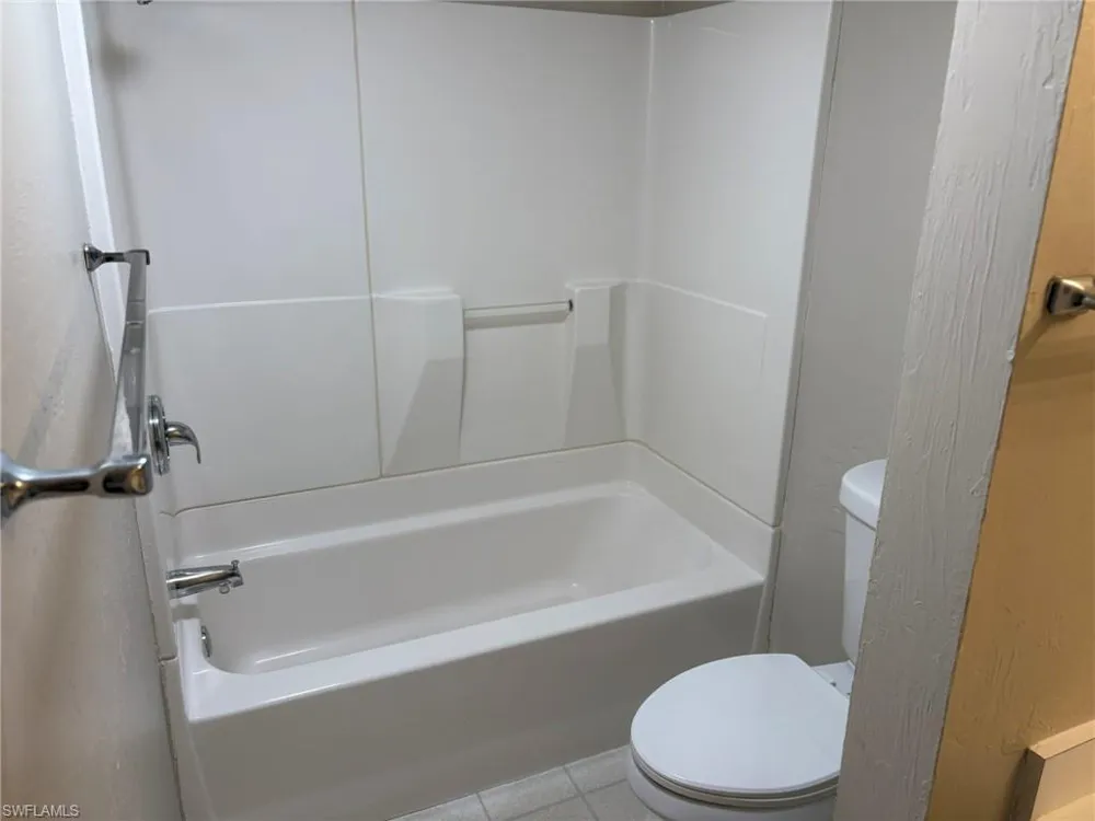 3704 Broadway #214 Fort Myers, FL 33901