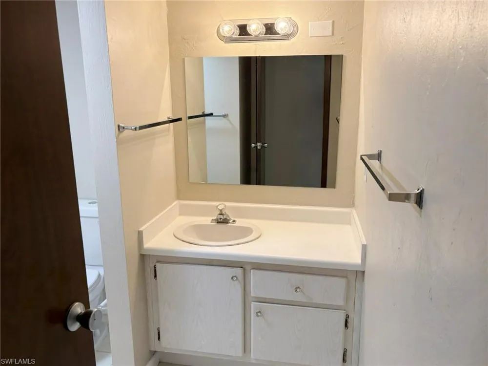 3704 Broadway #214 Fort Myers, FL 33901