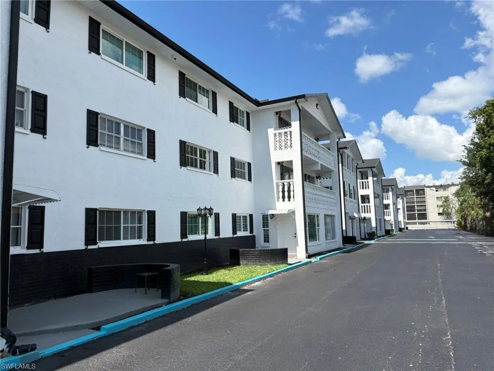 3704 Broadway #214 Fort Myers, FL 33901