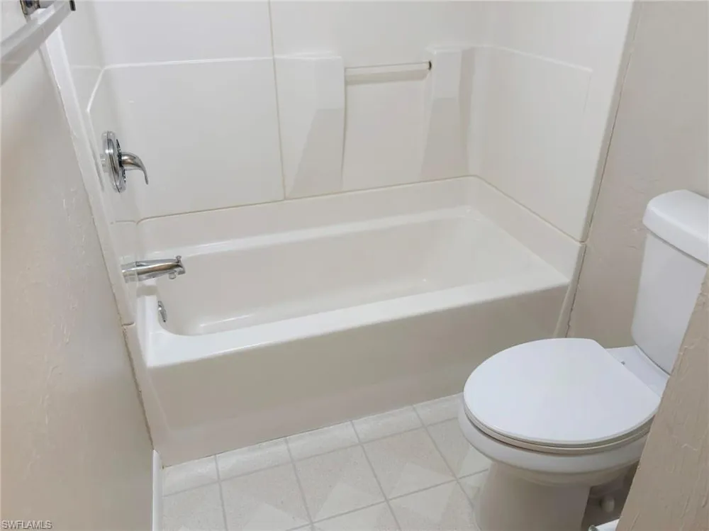 3704 Broadway #214 Fort Myers, FL 33901