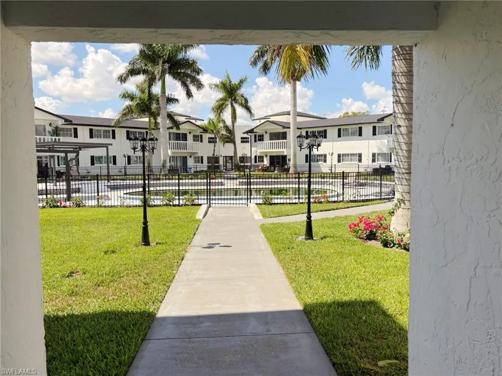 3704 Broadway #214 Fort Myers, FL 33901