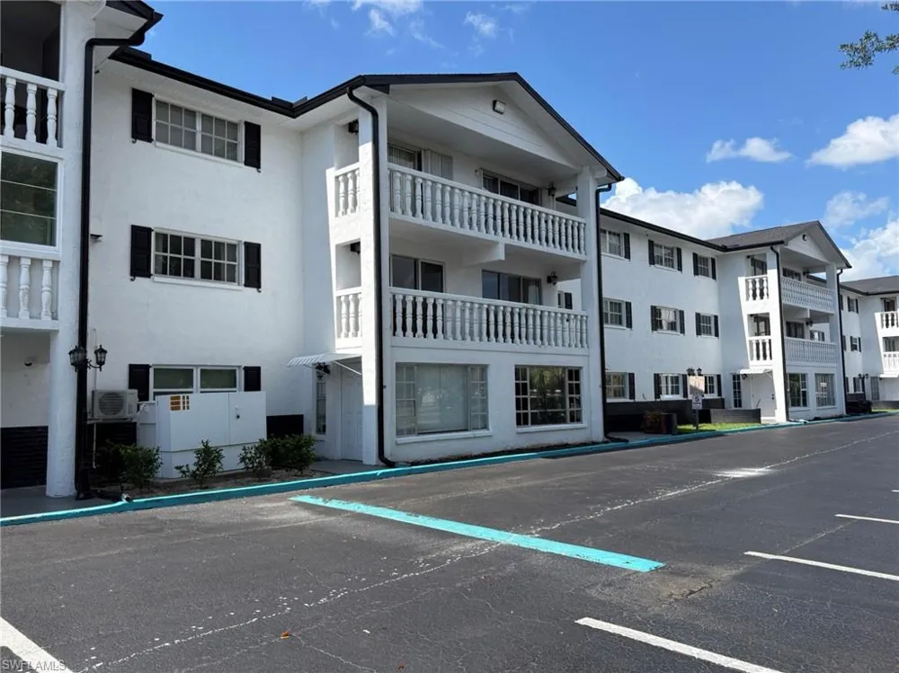 3704 Broadway #214 Fort Myers, FL 33901