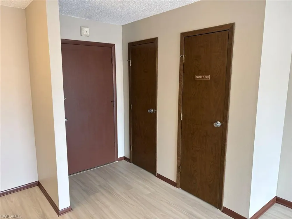 3704 Broadway #214 Fort Myers, FL 33901