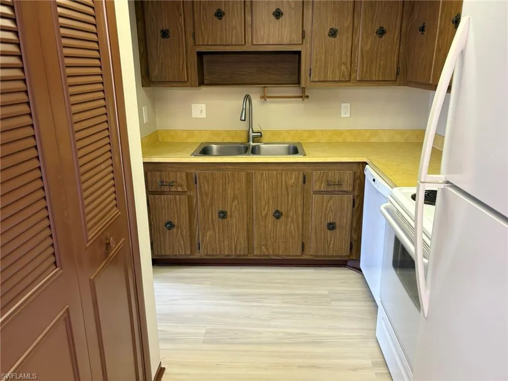 3704 Broadway #214 Fort Myers, FL 33901