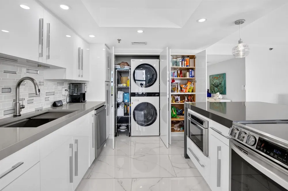 3115 S Ocean Boulevard #502 Highland Beach, FL 33487