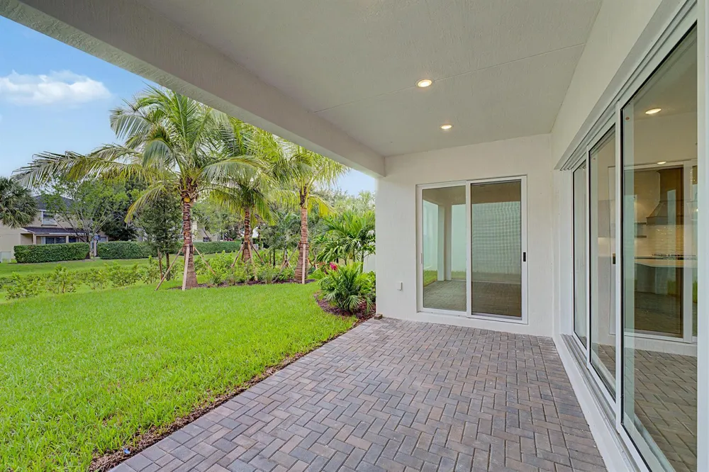154 Parkside Way #14 Royal Palm Beach, FL 33414
