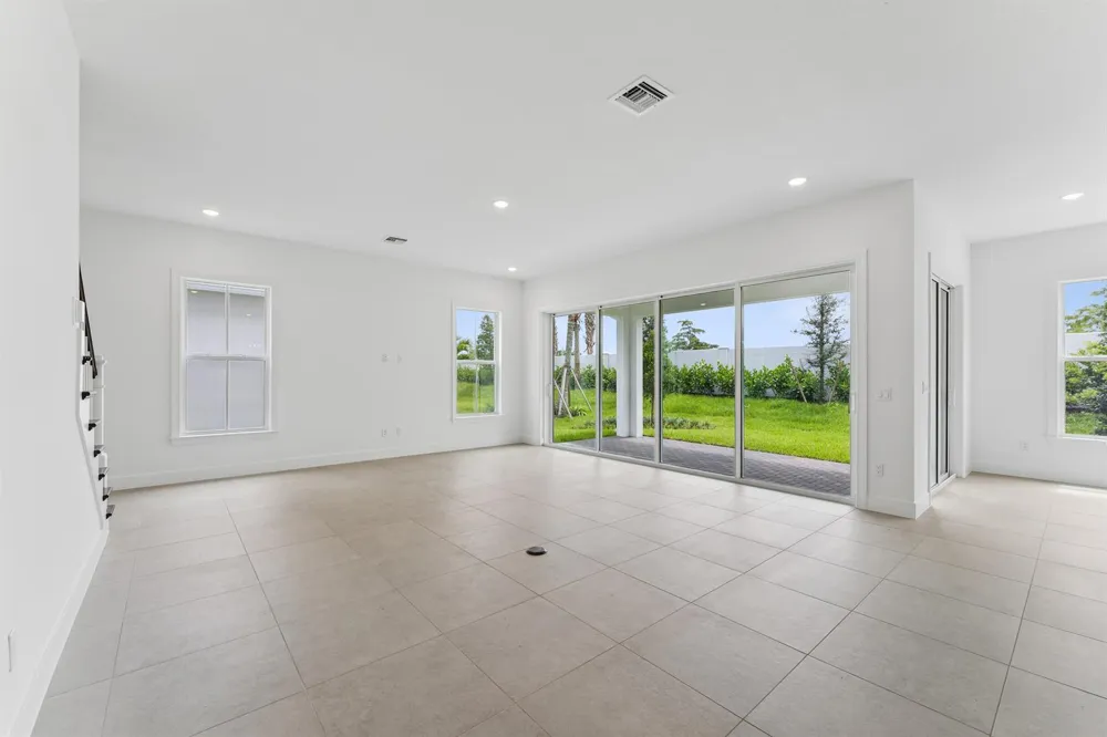 154 Parkside Way #14 Royal Palm Beach, FL 33414