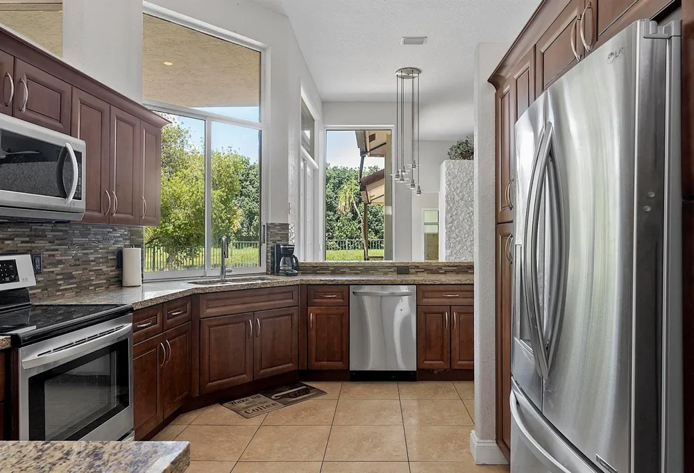875 Bayside Lane Weston, FL 33326