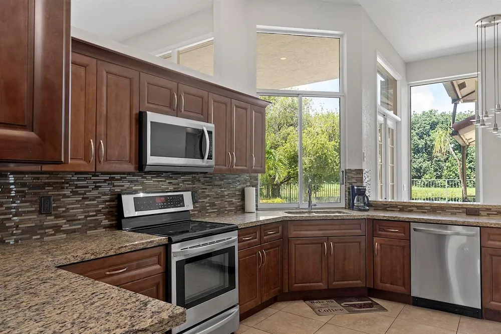 875 Bayside Lane Weston, FL 33326