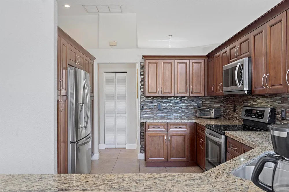 875 Bayside Lane Weston, FL 33326