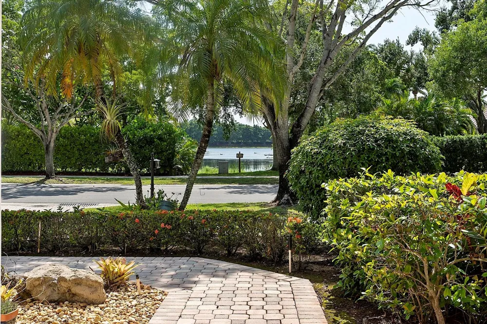 875 Bayside Lane Weston, FL 33326