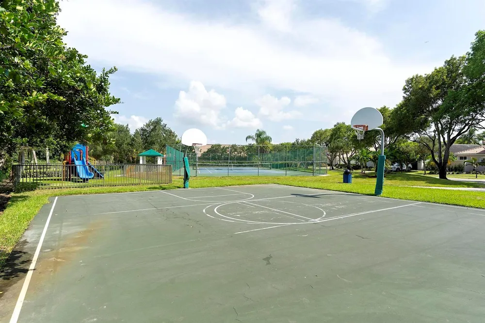 875 Bayside Lane Weston, FL 33326