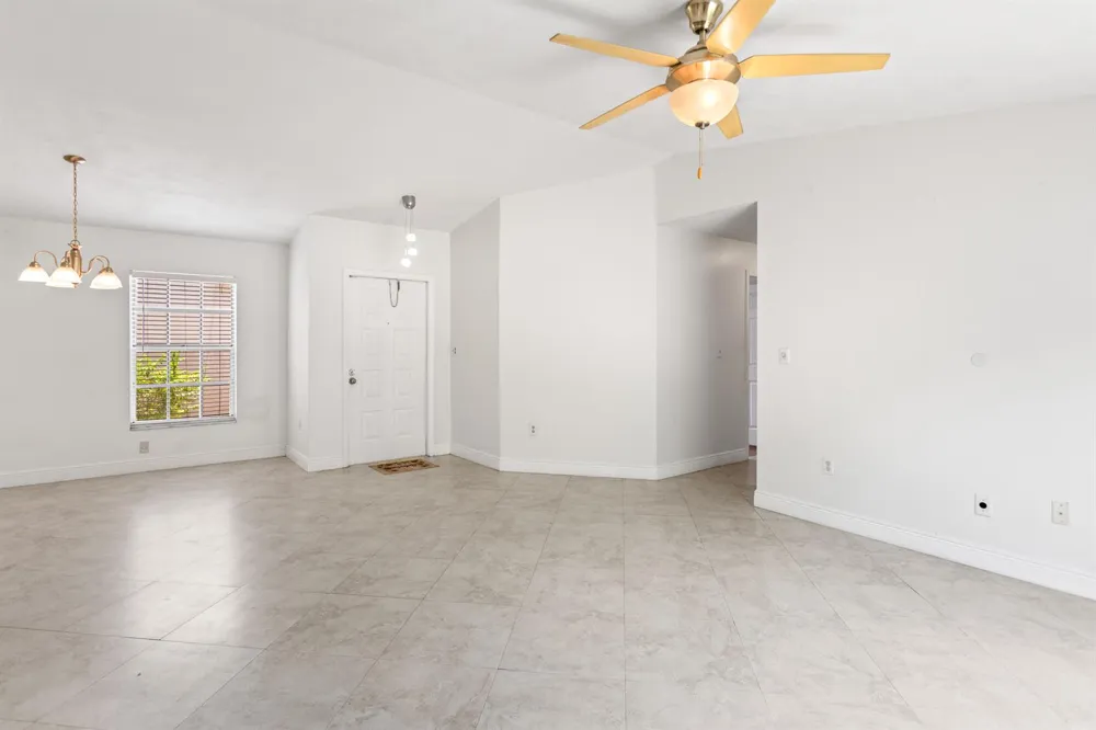 13945 LANGLEY PLACE Davie, FL 33325