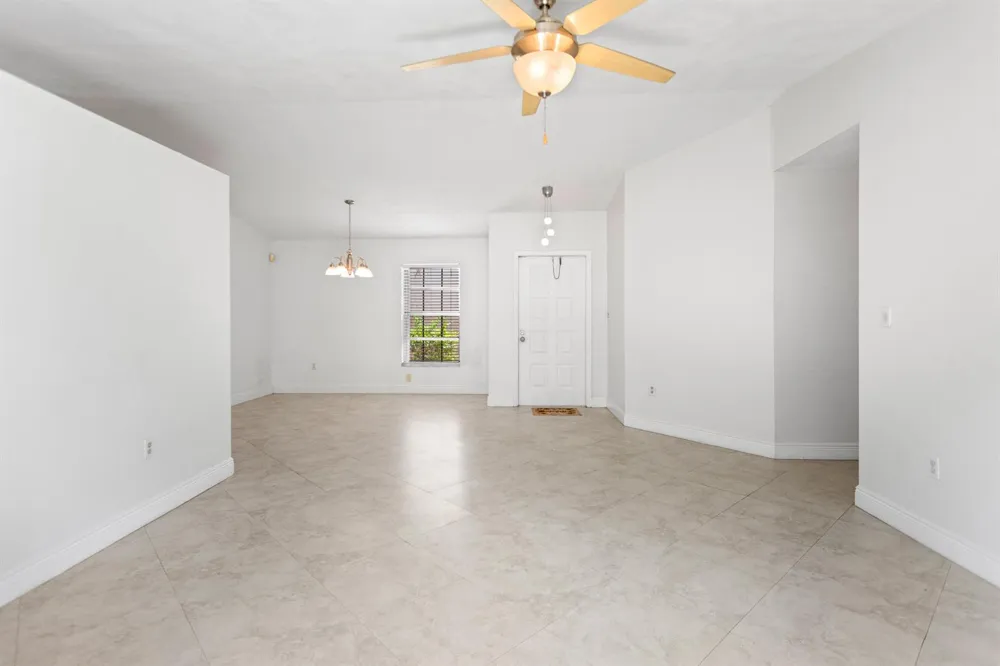 13945 LANGLEY PLACE Davie, FL 33325