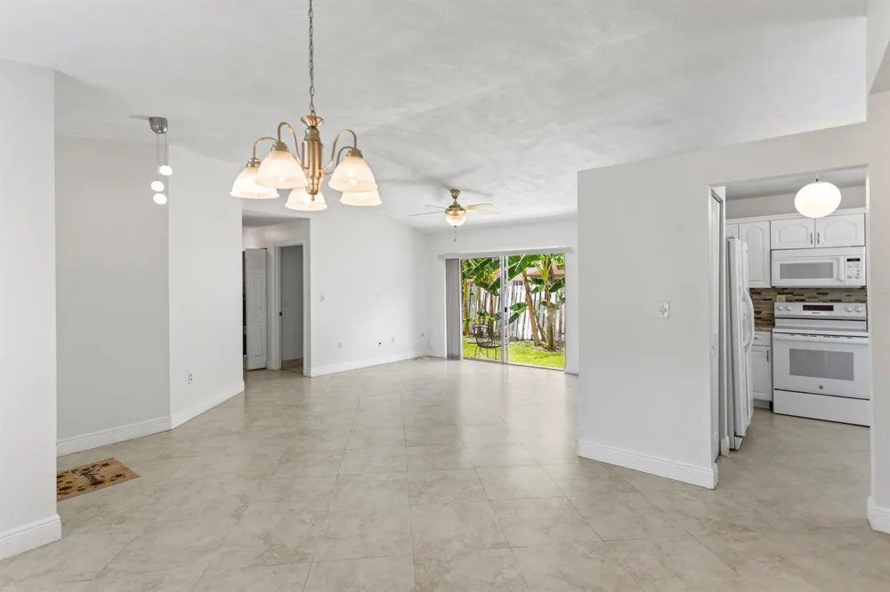 13945 LANGLEY PLACE Davie, FL 33325