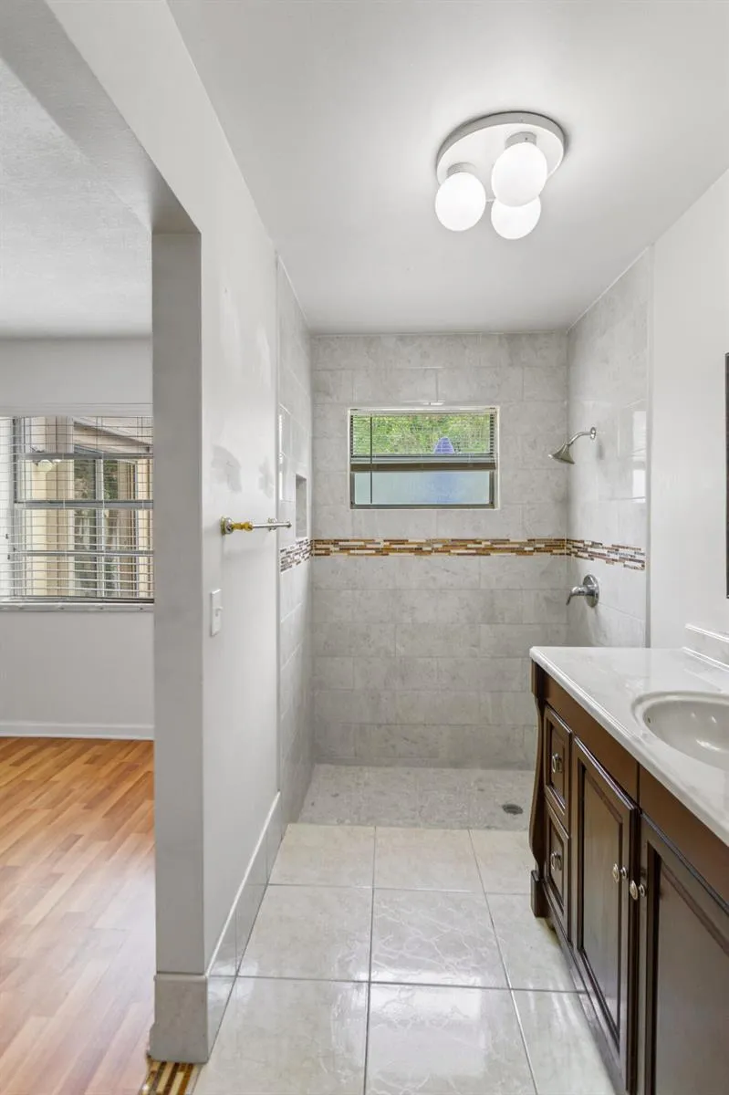 13945 LANGLEY PLACE Davie, FL 33325