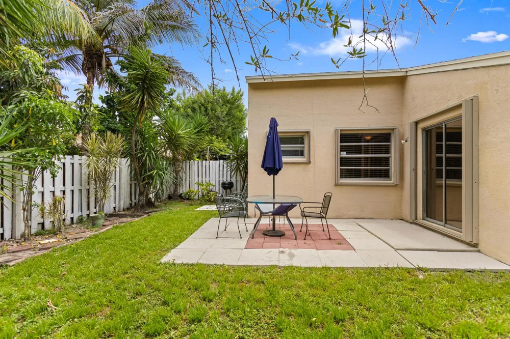 13945 LANGLEY PLACE Davie, FL 33325