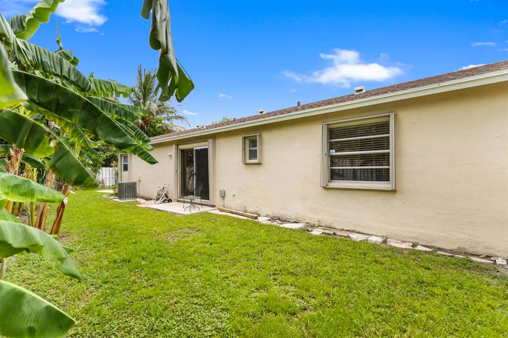13945 LANGLEY PLACE Davie, FL 33325