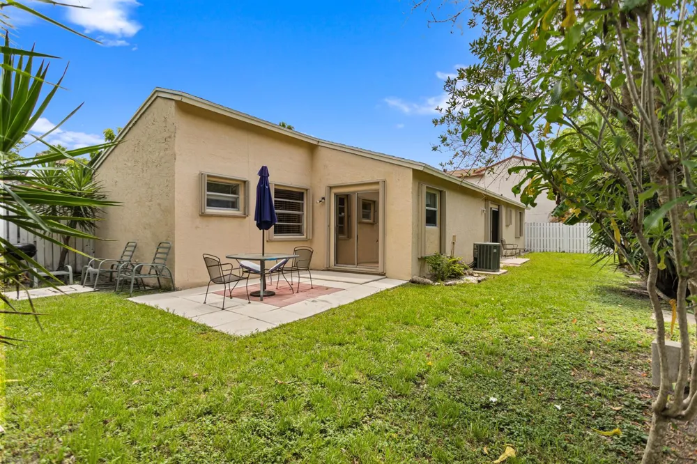 13945 LANGLEY PLACE Davie, FL 33325
