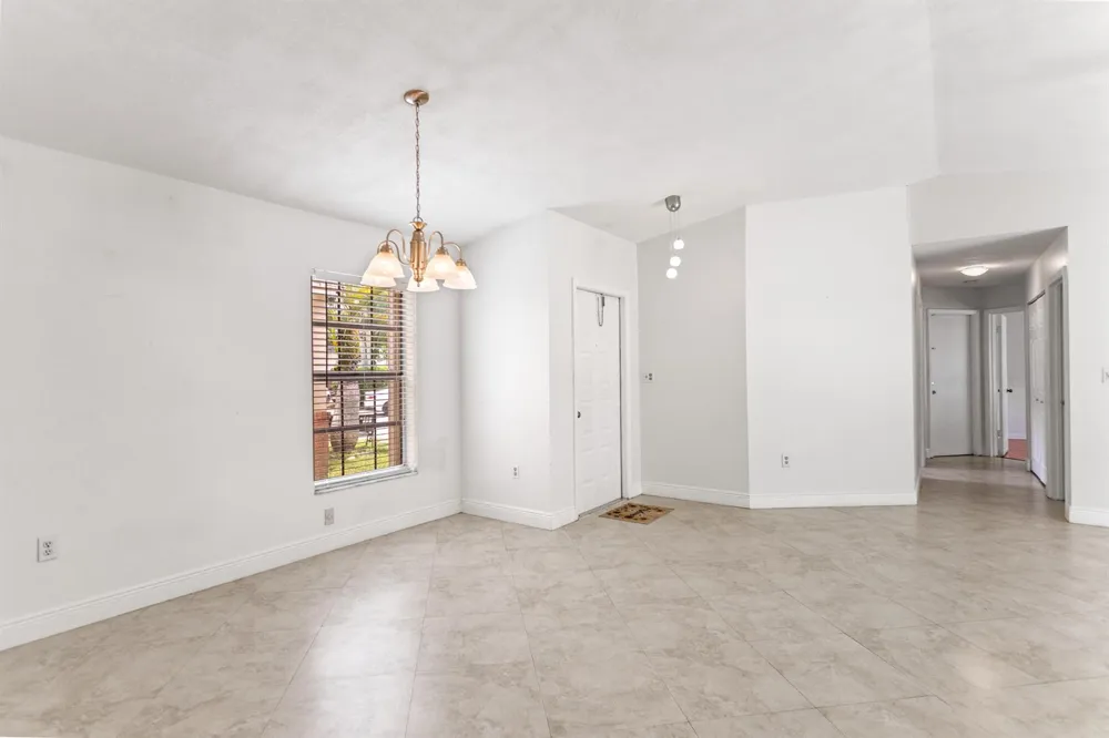13945 LANGLEY PLACE Davie, FL 33325