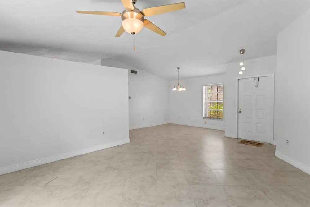 13945 LANGLEY PLACE Davie, FL 33325