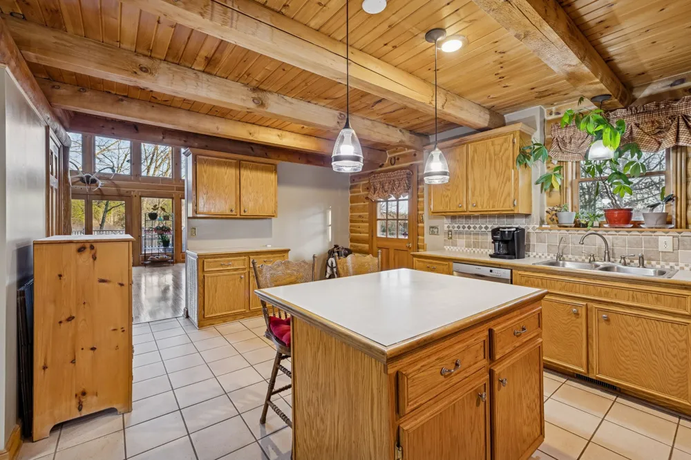 20151 Ben Fly Rd Lyles, TN 37098