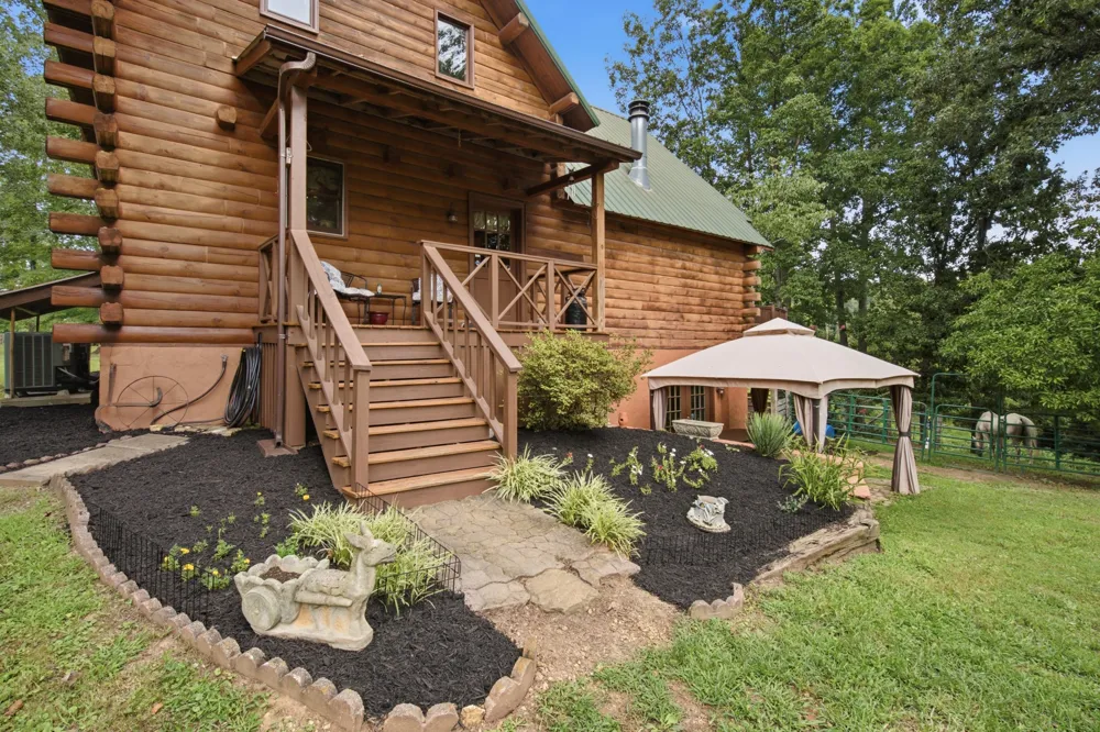 20151 Ben Fly Rd Lyles, TN 37098
