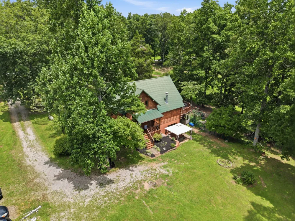 20151 Ben Fly Rd Lyles, TN 37098