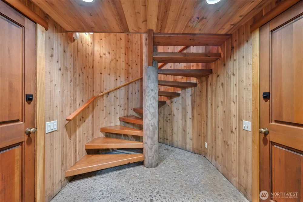 211 LaVerne Drive Kalama, WA 98625