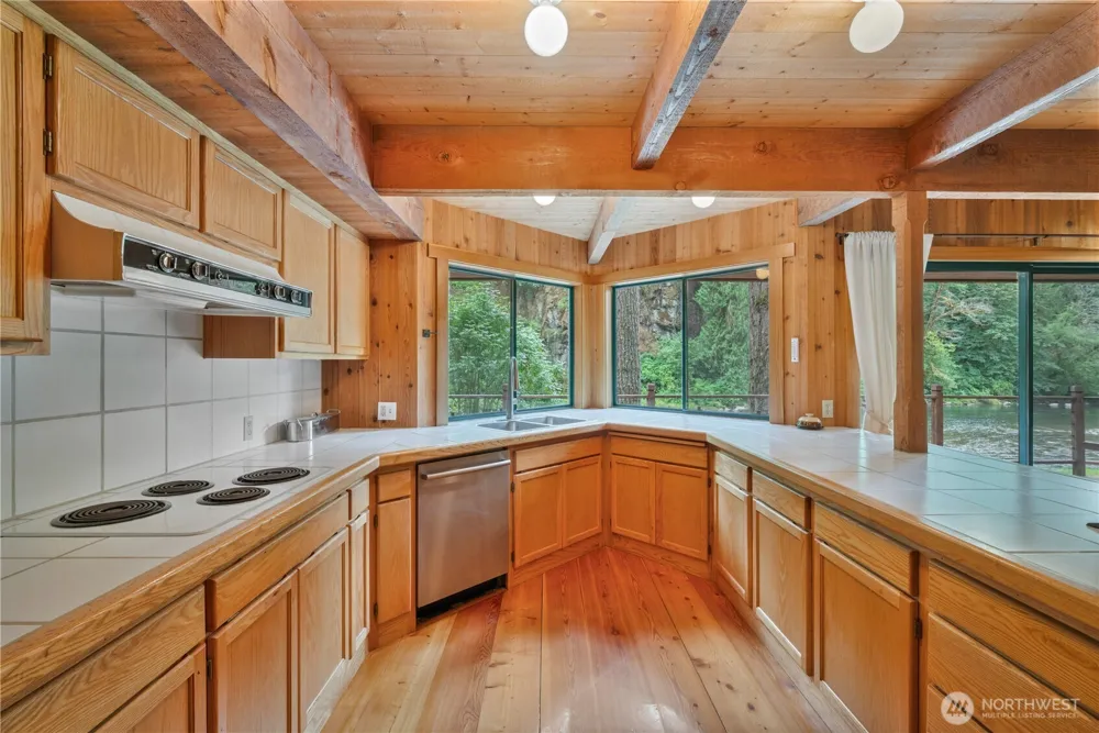 211 LaVerne Drive Kalama, WA 98625