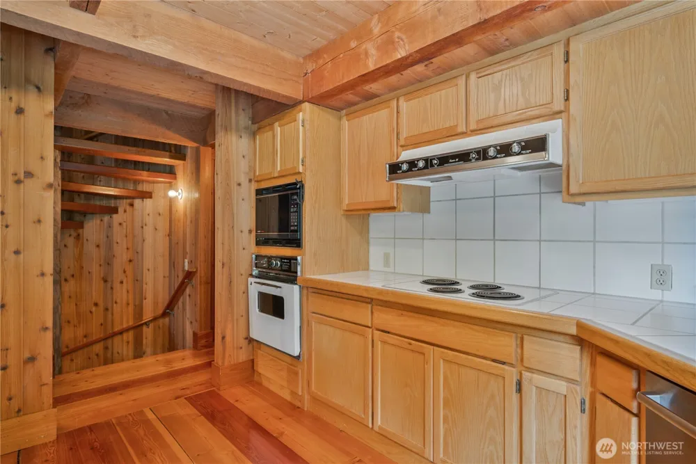211 LaVerne Drive Kalama, WA 98625