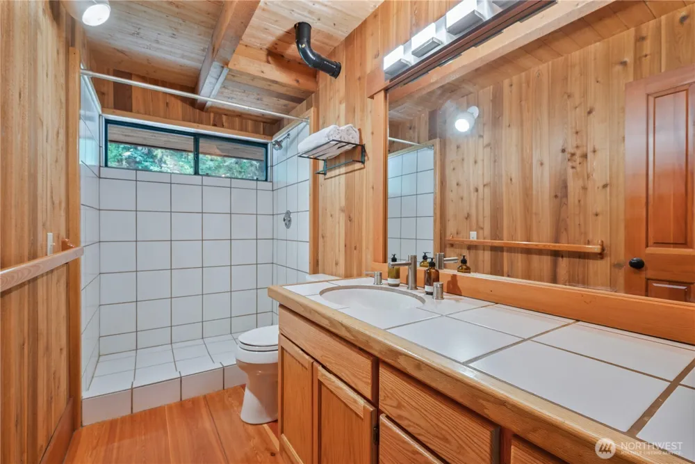 211 LaVerne Drive Kalama, WA 98625