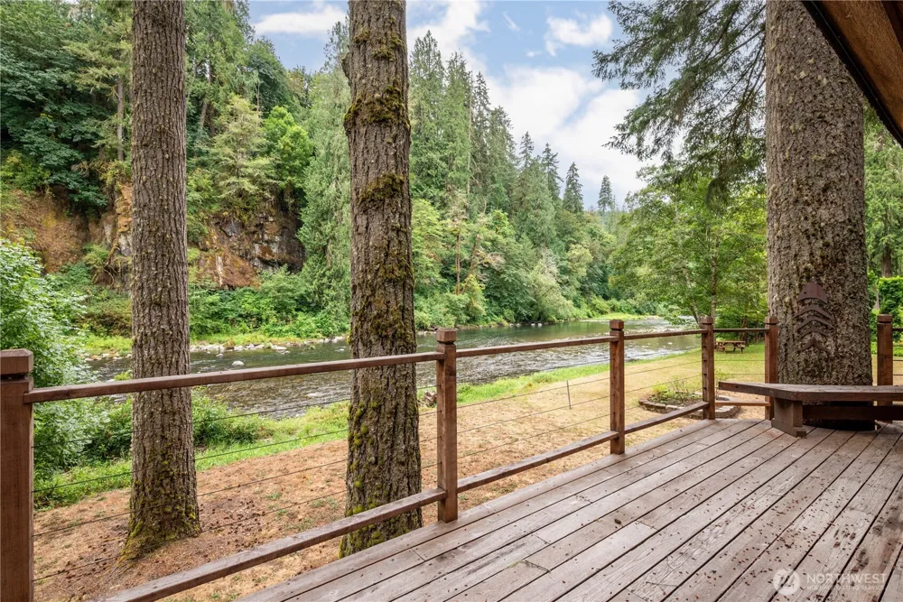 211 LaVerne Drive Kalama, WA 98625