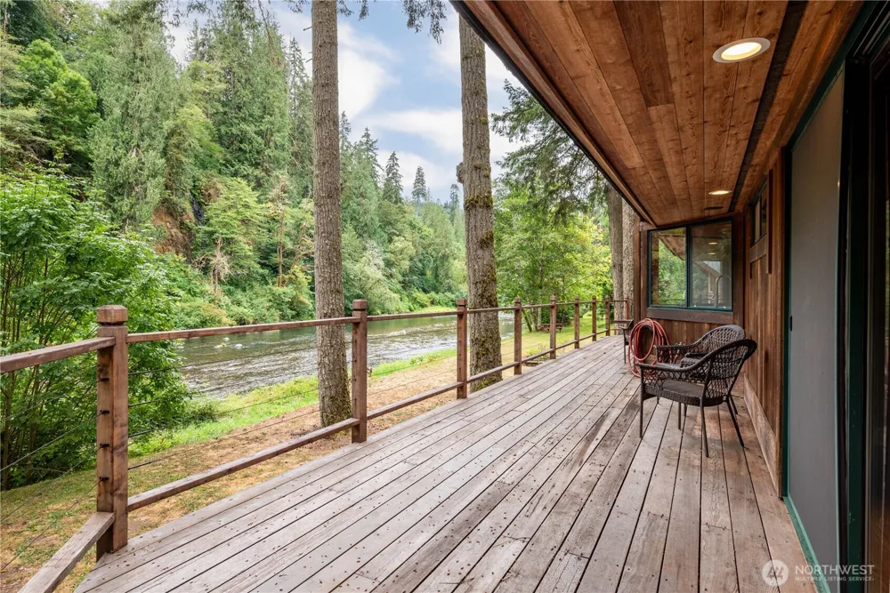 211 LaVerne Drive Kalama, WA 98625