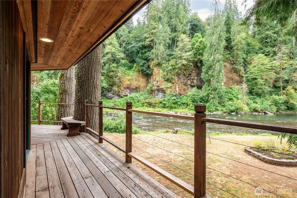 211 LaVerne Drive Kalama, WA 98625