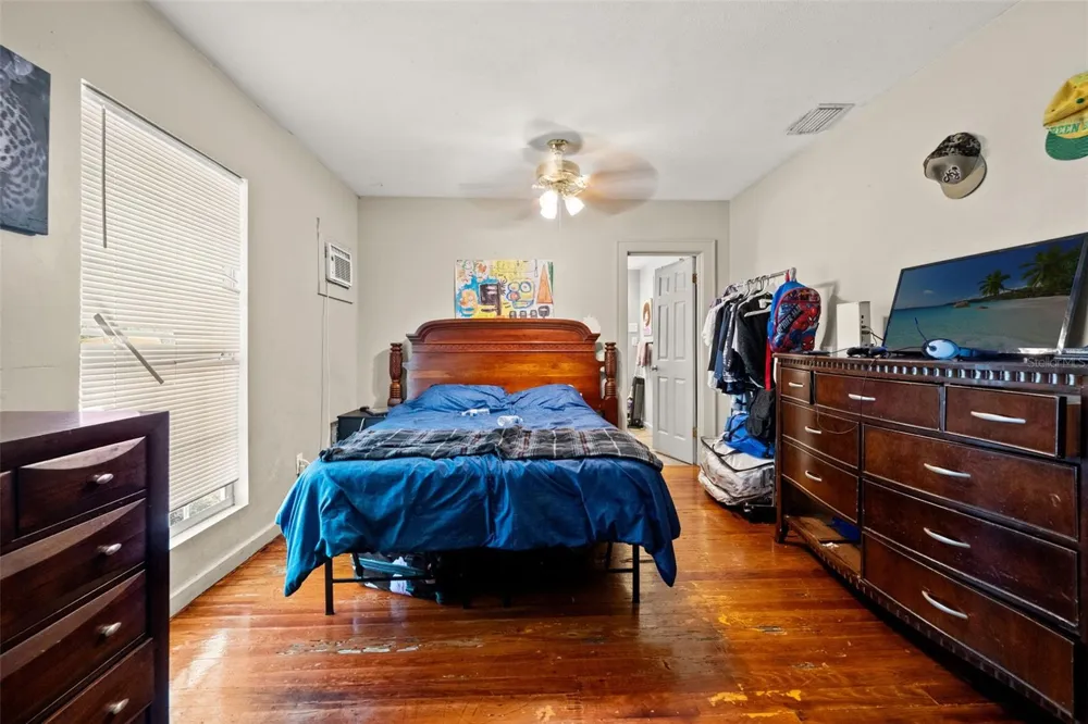 4834 TAYLOR STREET St Petersburg, FL 33714