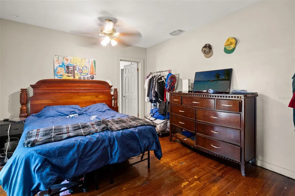 4834 TAYLOR STREET St Petersburg, FL 33714