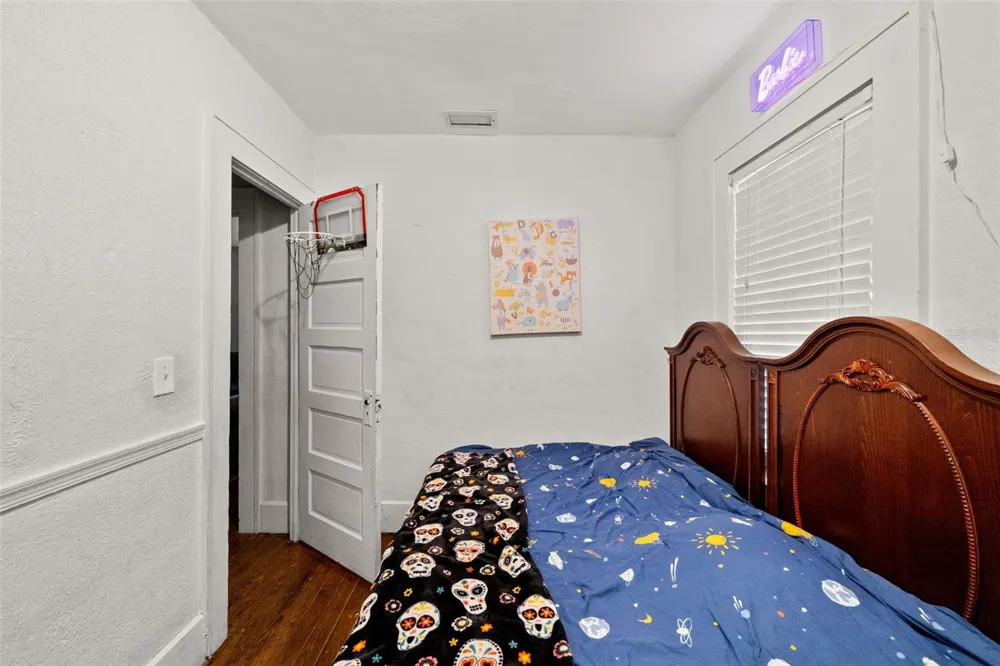4834 TAYLOR STREET St Petersburg, FL 33714