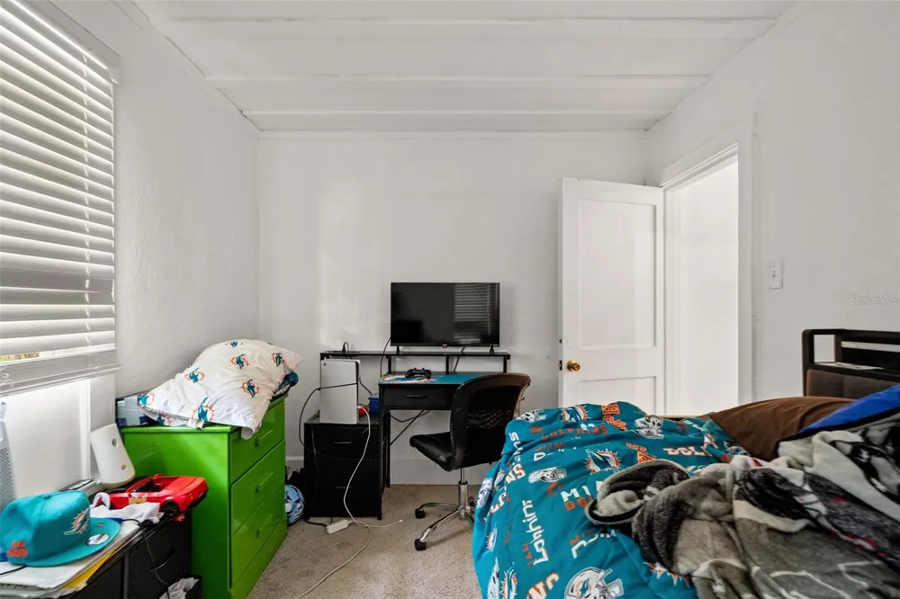 4834 TAYLOR STREET St Petersburg, FL 33714