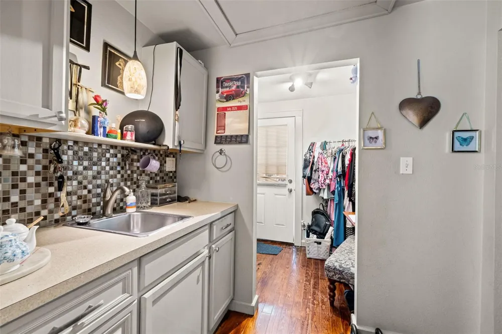 4834 TAYLOR STREET St Petersburg, FL 33714