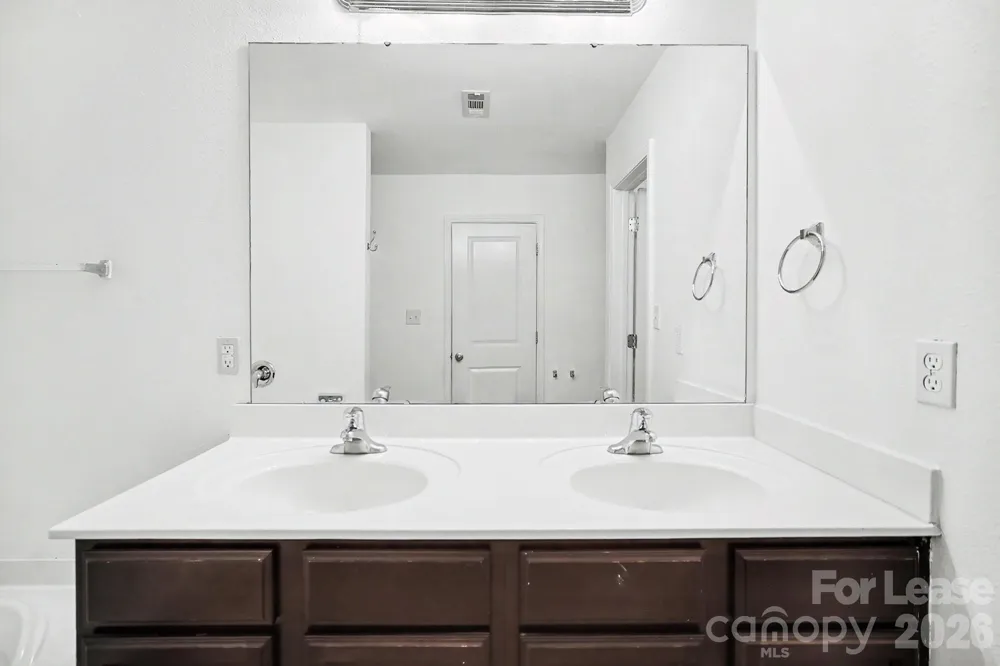 4937 Broad Leaf Court Dallas, NC 28034