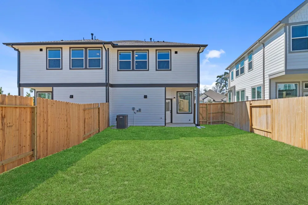 110 West Coralburst Loop Montgomery, TX 77316