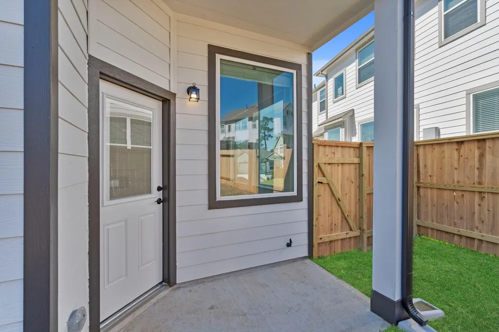 110 West Coralburst Loop Montgomery, TX 77316