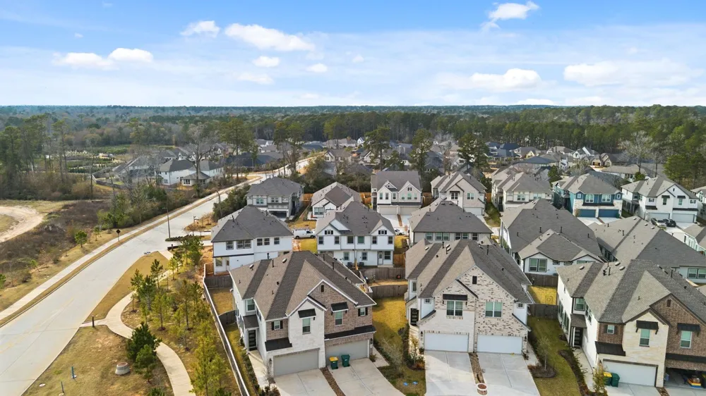 116 West Coralburst Loop Montgomery, TX 77316