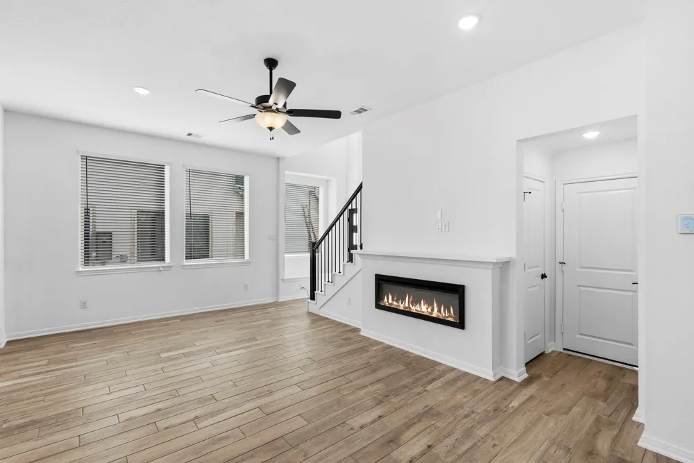 116 West Coralburst Loop Montgomery, TX 77316