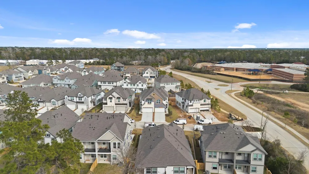 120 West Coralburst Loop Montgomery, TX 77316