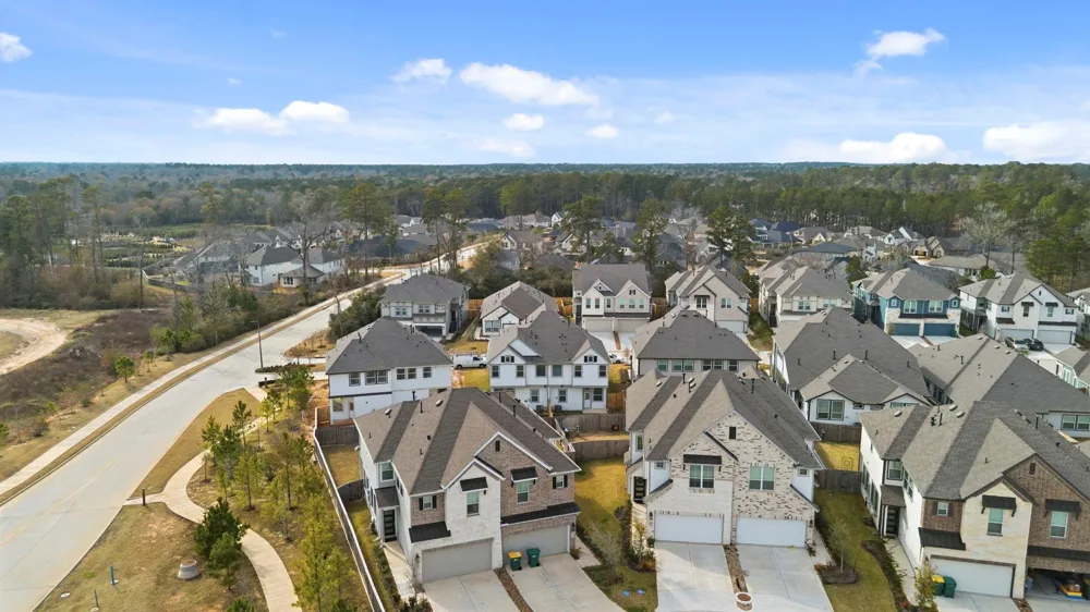 120 West Coralburst Loop Montgomery, TX 77316