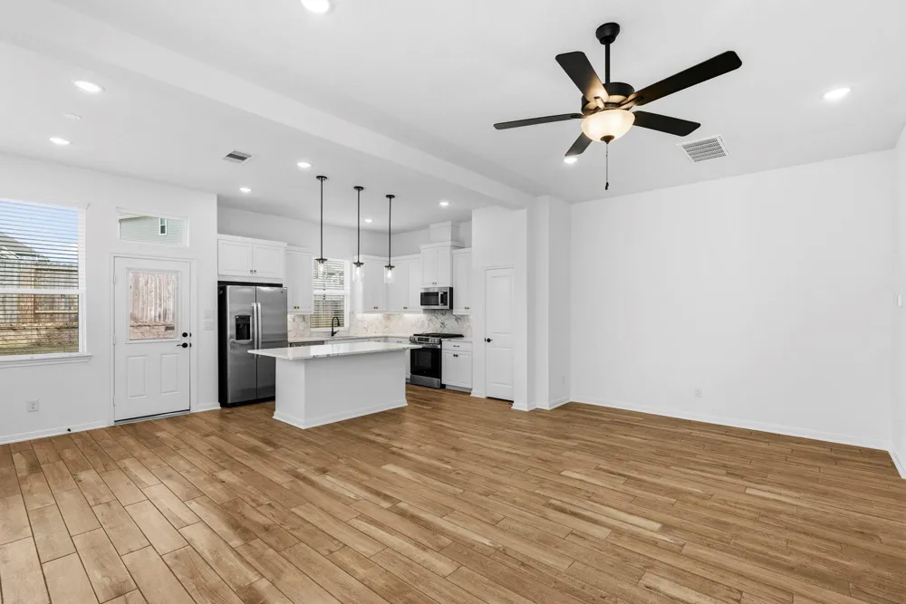 120 West Coralburst Loop Montgomery, TX 77316