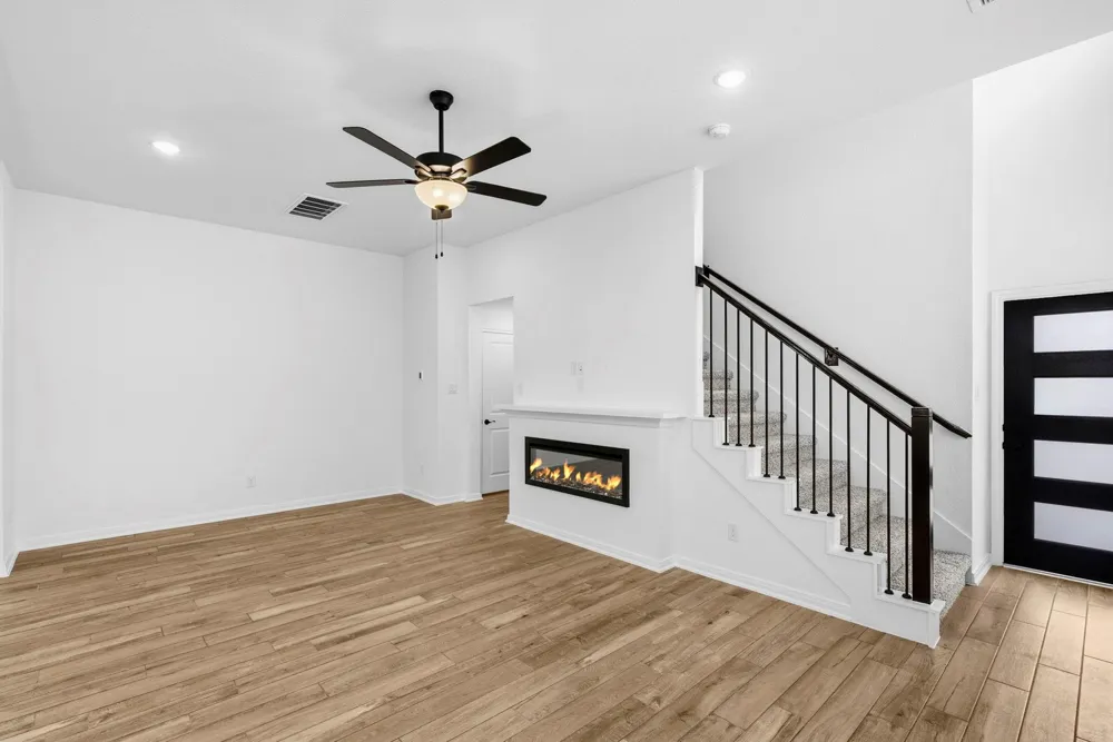 120 West Coralburst Loop Montgomery, TX 77316