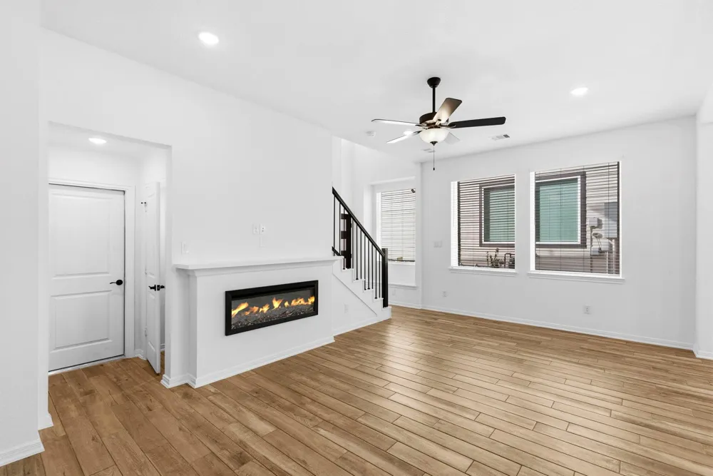 120 West Coralburst Loop Montgomery, TX 77316